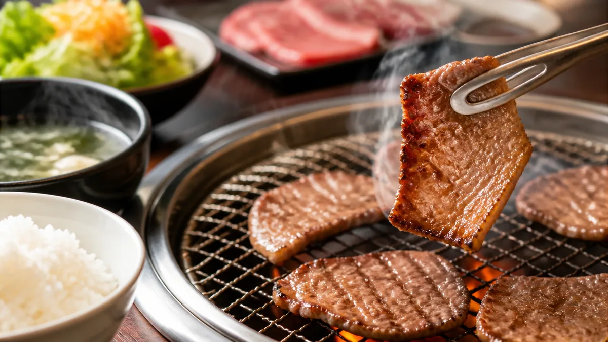 駅から1分の焼肉は、昼2時間で店じまいするの解説画像