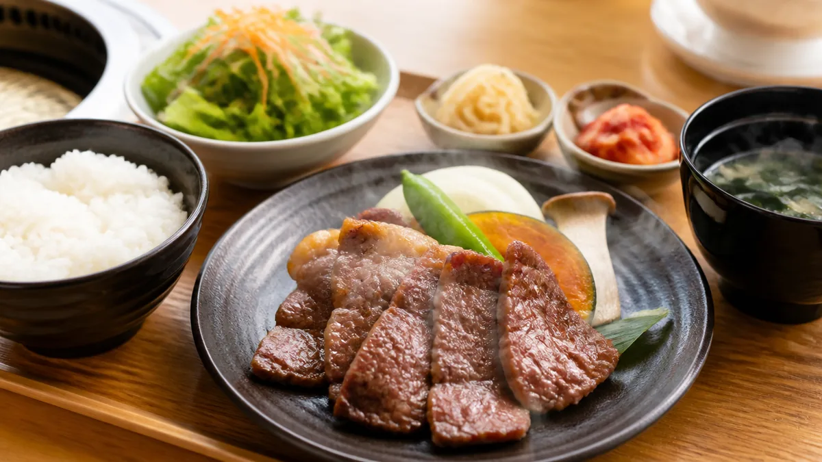 昼は1,580円の上焼肉セットが基準線になるの解説画像