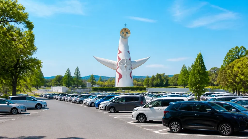 万博公園の駐車場は5か所の入庫締切で選ぶ｜平日2時間410円から団体バスまで目的地別に案内のアイキャッチ画像