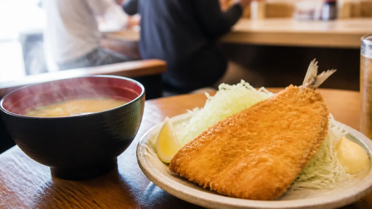 十三で昼から飲める店は「開店時刻」で選ぶと迷わないの解説画像